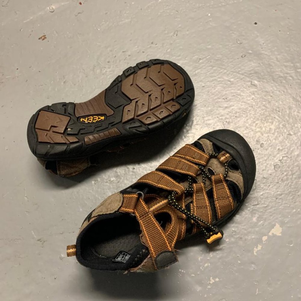KEEN   SANDALS OUTDOOR HIKING SANDAL